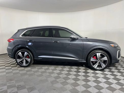 New 2025 Audi SQ5 Premium Plus image 8