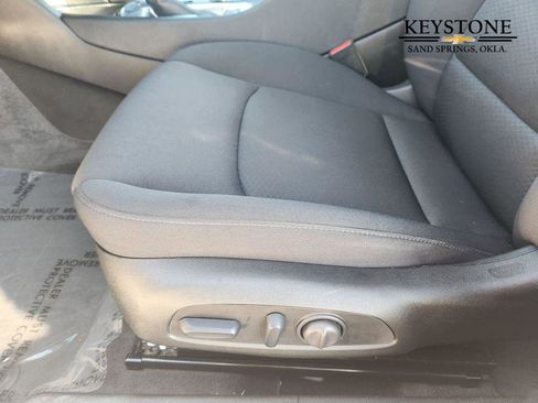 Used 2024 Chevrolet Malibu LT image 25