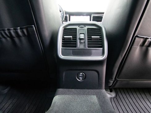 Used 2021 Porsche Macan w/ Premium Package Plus AWD/4WD image 65