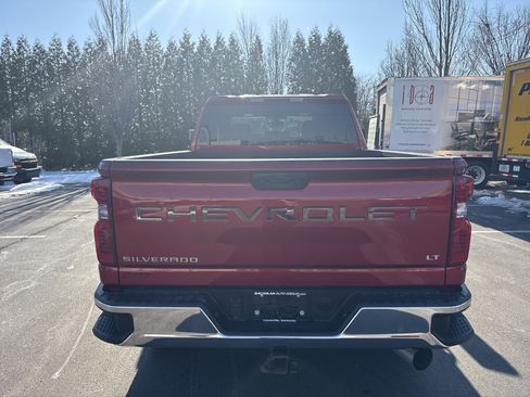 Used 2022 Chevrolet Silverado 3500 LT w/ Convenience Package image 6