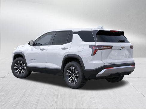 New 2026 Chevrolet Equinox LT AWD/4WD image 3