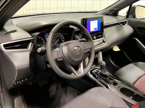 Used 2024 Toyota Corolla Cross AWD Hybrid w/ Moonroof Package image 14