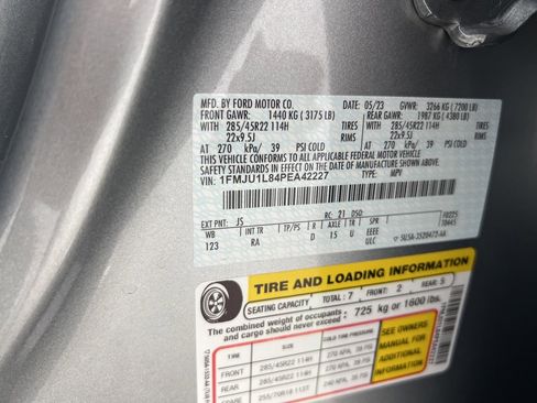 Used 2023 Ford Expedition Platinum image 32