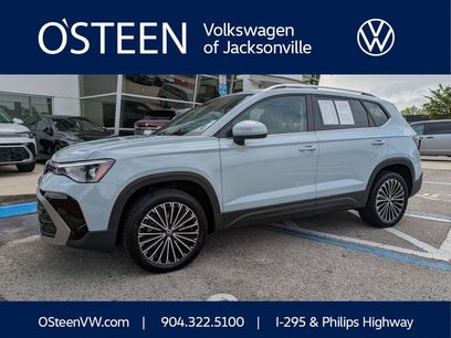 Certified 2025 Volkswagen Taos SE w/ Panoramic Sunroof Package