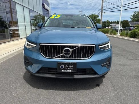 Certified 2025 Volvo XC40 B5 Plus AWD/4WD image 7