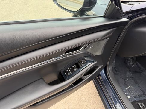 Used 2019 MAZDA MAZDA3 Hatchback w/ Premium Package image 9