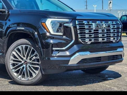 New 2027 GMC Terrain Denali w/ LPO, Black Badging Package AWD/4WD image 3