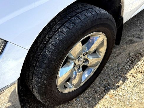 Used 2019 RAM 1500 Big Horn AWD/4WD image 37