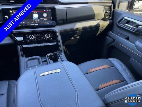 Used 2024 GMC Sierra 2500 AT4 w/ AT4 Premium Plus Package AWD/4WD image 15