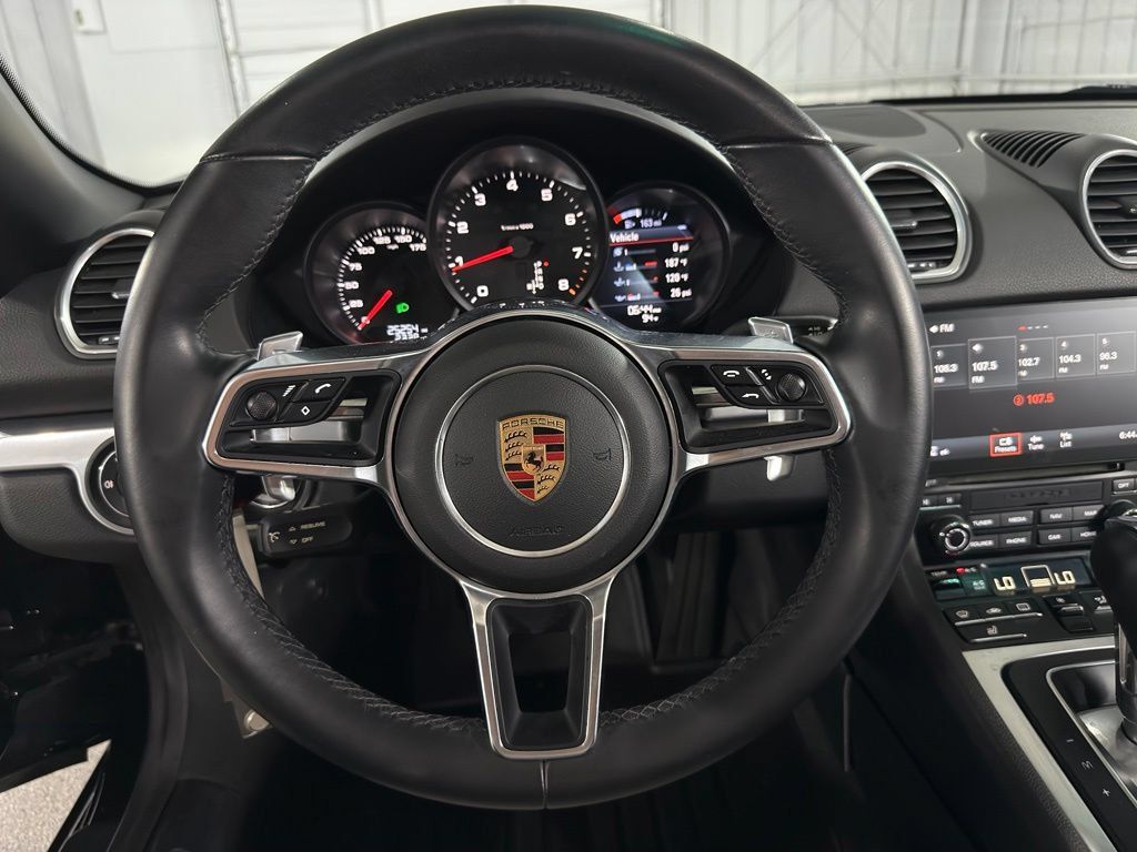 Used 2018 Porsche 718 Boxster RWD image 25