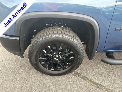 New 2026 Chevrolet Silverado 2500 Custom w/ Custom Value Package AWD/4WD image 10