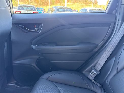 Used 2025 Subaru Forester Limited image 28