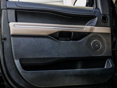 Used 2022 Ford Expedition Max Limited image 14