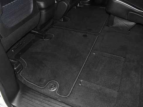 Certified 2025 Chrysler Pacifica Limited image 37