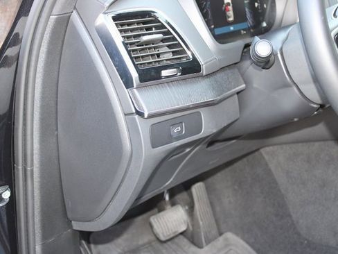 Used 2024 Volvo XC90 B6 Ultimate w/ Protection Package Premier image 27