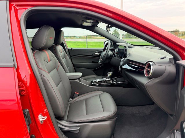 Certified 2026 Chevrolet Trax RS w/ Driver Confidence Package FWD image 11