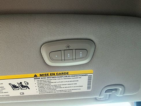 Used 2022 Chrysler Pacifica Touring-L FWD image 31