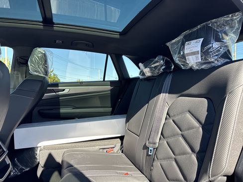 New 2026 Volkswagen Atlas Cross Sport SE image 30