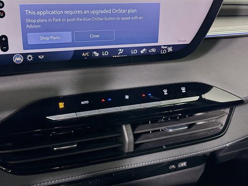 Used 2025 Buick Enclave Preferred image 24