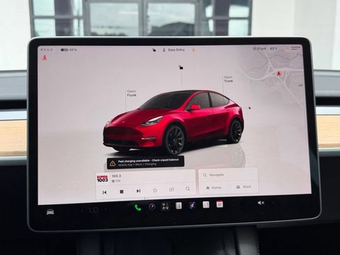 Used 2024 Tesla Model Y Long Range AWD/4WD image 23