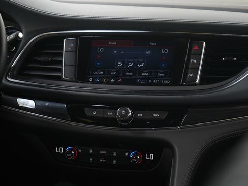 Used 2023 Buick Enclave Essence image 15