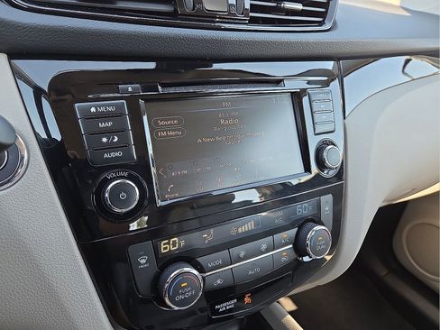 Used 2022 Nissan Rogue Sport SL image 16