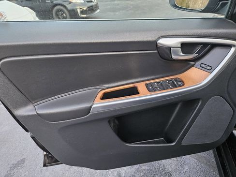 Used 2017 Volvo XC60 T6 Inscription w/ Preferred Option Package image 19