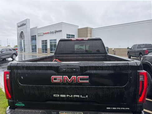 Used 2024 GMC Sierra 3500 Denali w/ Denali Reserve Package image 5