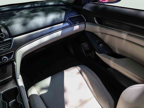 Used 2019 Honda Accord LX image 17