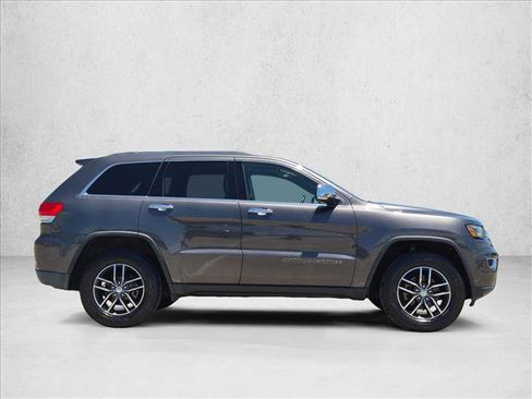 Used 2017 Jeep Grand Cherokee Limited w/ Luxury Group II RWD image 4