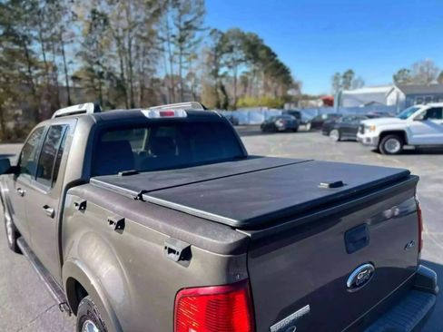 Used 2007 Ford Explorer Sport Trac Limited image 9