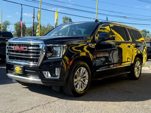 Used 2021 GMC Yukon XL SLT w/ SLT Premium Package image 3