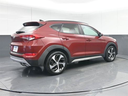 Used 2018 Hyundai Tucson Value w/ Cargo Package FWD image 5