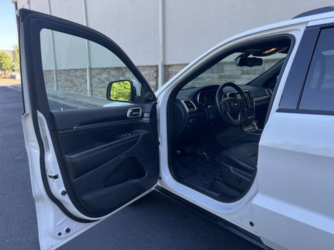 Used 2016 Jeep Grand Cherokee Limited 75th Anniversary image 9