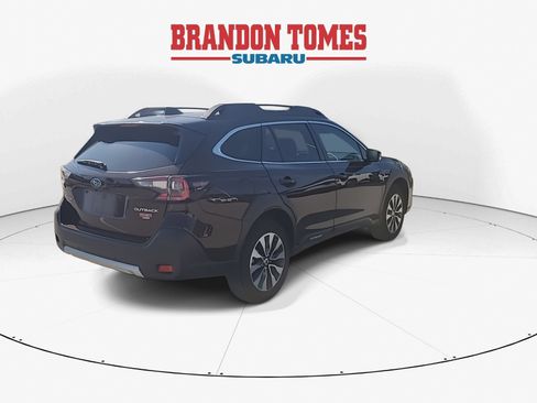 Used 2025 Subaru Outback Limited AWD/4WD image 9