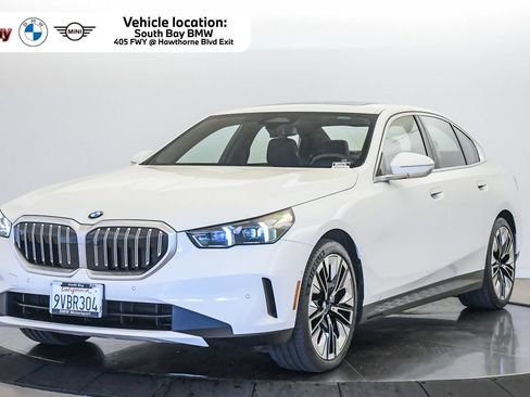 Used 2026 BMW 530i RWD image 1