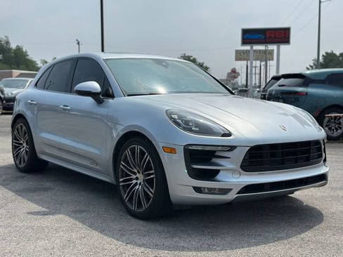 Used 2017 Porsche Macan GTS AWD/4WD image 4