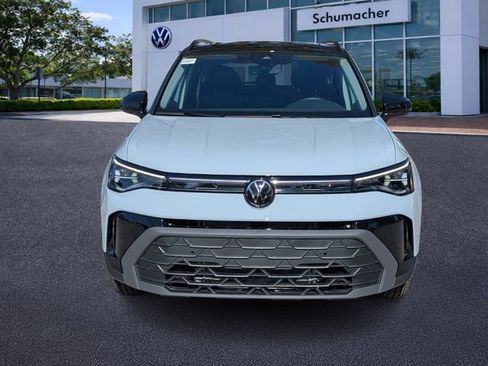 New 2026 Volkswagen Taos SE FWD image 3
