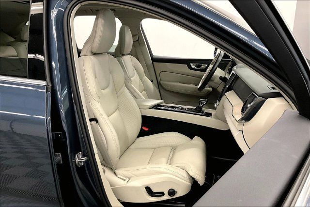 Used 2021 Volvo XC60 T5 Inscription w/ Advanced Package AWD/4WD image 8
