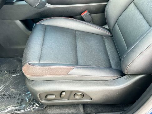 Used 2025 Chevrolet Equinox RS image 20