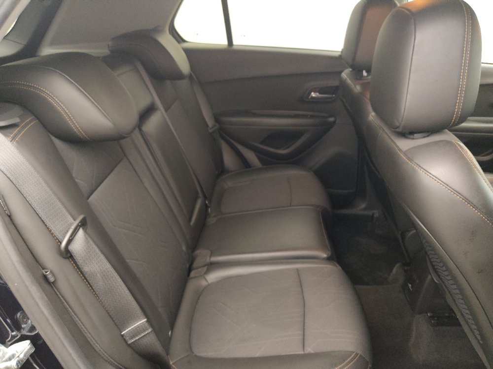 Used 2021 Chevrolet Trax LT w/ Driver Confidence Package FWD image 19