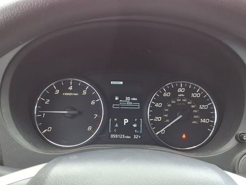 Used 2020 Mitsubishi Outlander ES image 14