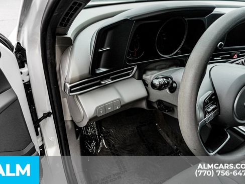 Used 2023 Hyundai Elantra SEL image 36