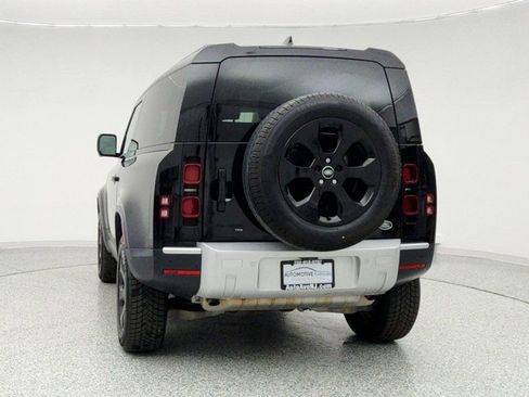 Used 2023 Land Rover Defender 90 SE image 6