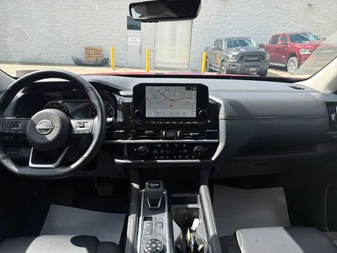 Certified 2025 Nissan Pathfinder SL AWD/4WD image 25