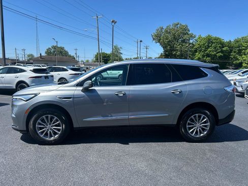 Used 2024 Buick Enclave Essence FWD image 8