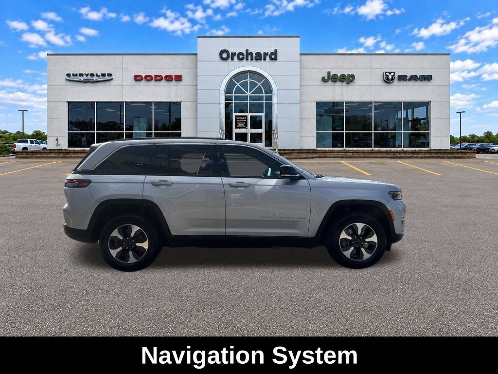 Used 2024 Jeep Grand Cherokee Limited 4xe AWD/4WD image 3