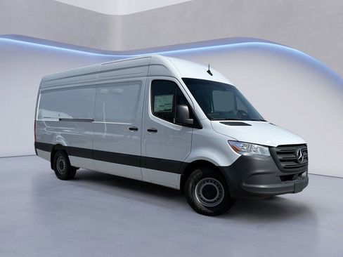 New 2026 Mercedes-Benz Sprinter 2500 image 2