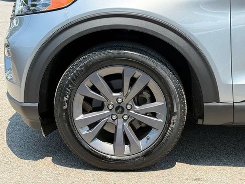 Used 2023 Ford Explorer XLT w/ Equipment Group 202A AWD/4WD image 5
