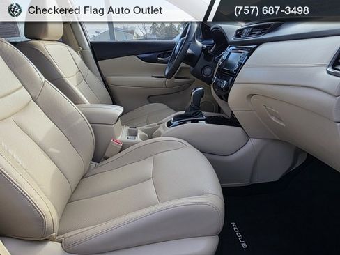 Used 2020 Nissan Rogue SL image 44